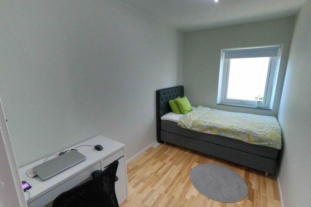 Homestay - Private Room In An Apartment Γκέτεμποργκ Εξωτερικό φωτογραφία