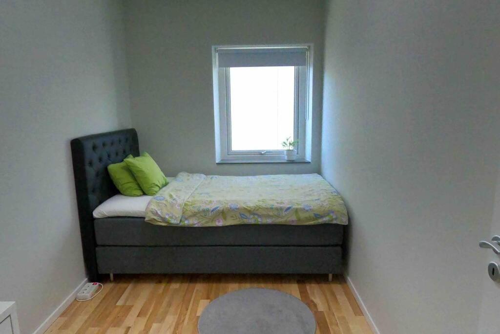 Homestay - Private Room In An Apartment Γκέτεμποργκ Εξωτερικό φωτογραφία