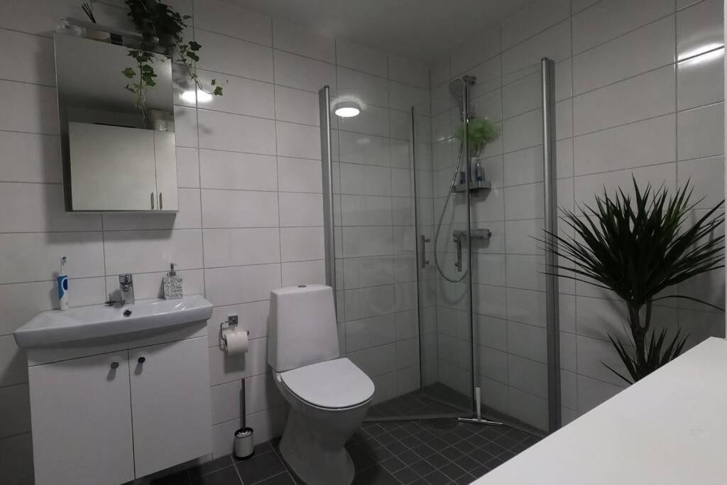 Homestay - Private Room In An Apartment Γκέτεμποργκ Εξωτερικό φωτογραφία