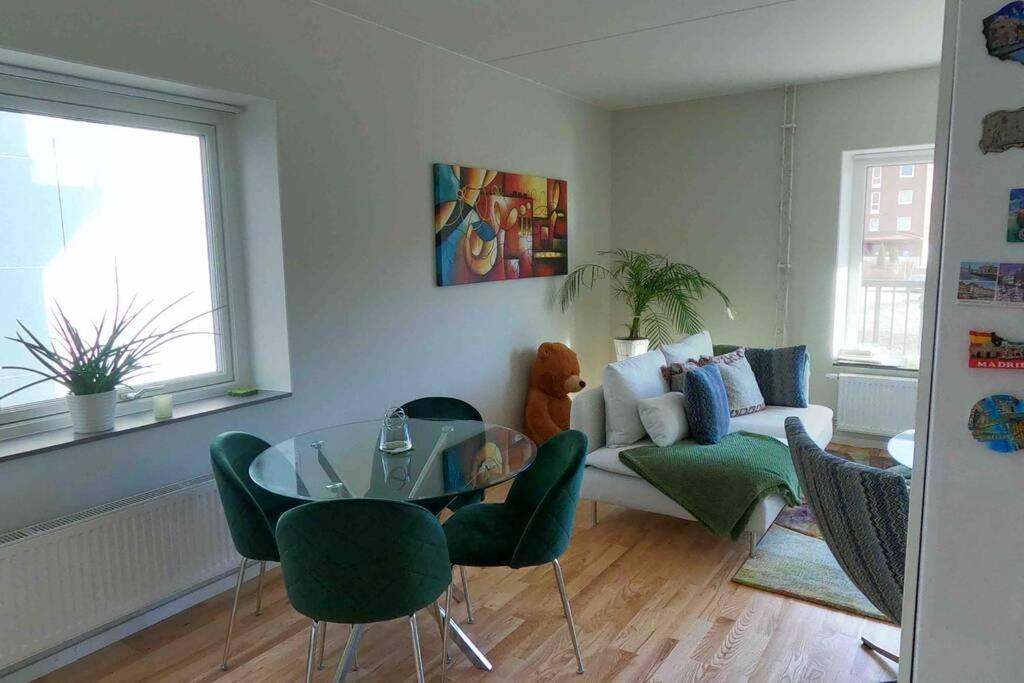Homestay - Private Room In An Apartment Γκέτεμποργκ Εξωτερικό φωτογραφία